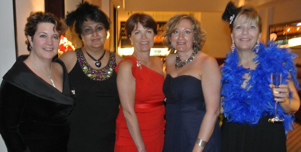 Casino Fatale in Singapore – Glamorous ladies! Events Manager, Anna Upanova, Eva Goodbody, Zara Zirconoff and Countess Alice de Ville 
											– Bev Postma
